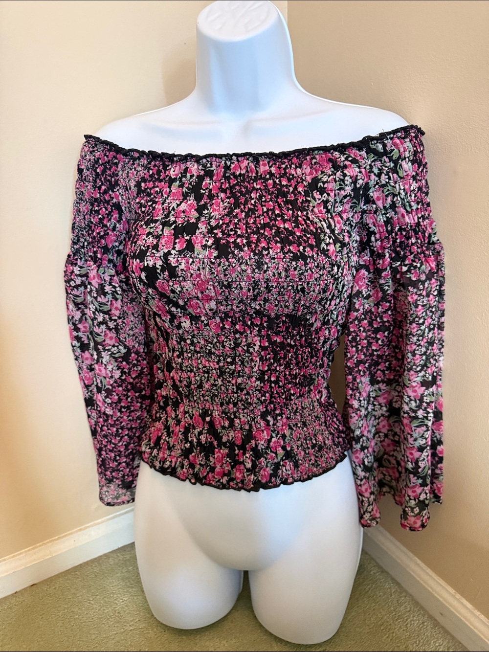 Venus Floral Off-Shoulder Smocked Women's Top in Pink and Black never worn